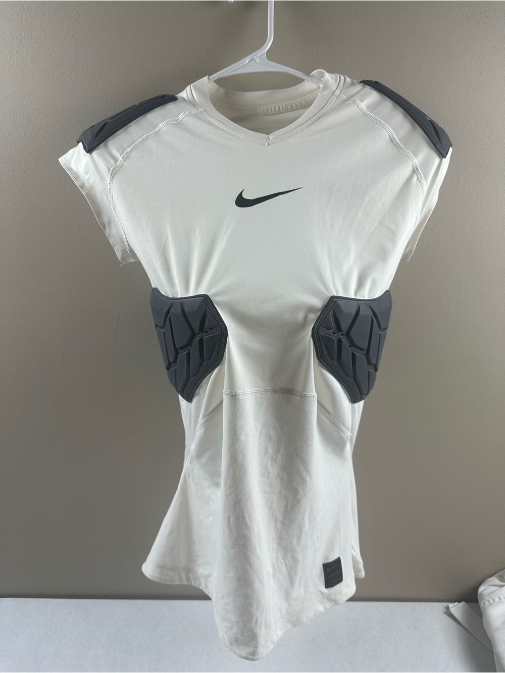 Nike Men's White Short-Sleeve Football Training Jersey with Black Padding